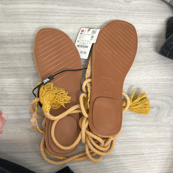 Zara yellow lace up sandals size 8 brand new - Picture 3 of 4